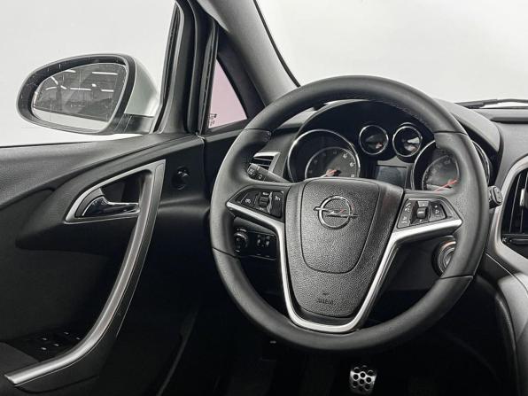 Opel Astra J с пробегом 2010 года, цена 657 000 рублей, 269851 км, хэтчбек, Автокод Объявления