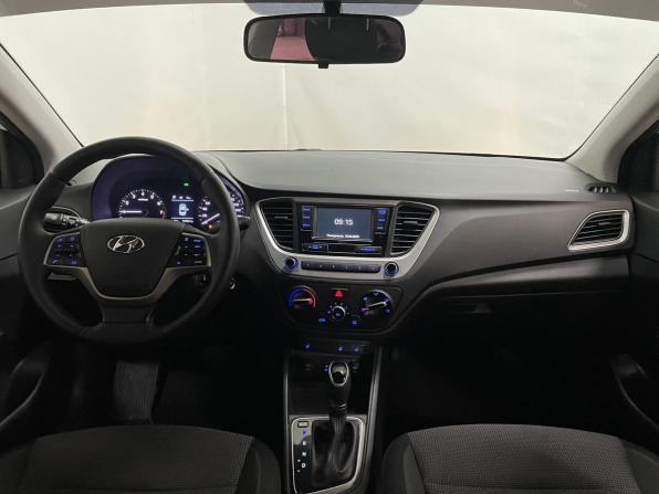 Hyundai Solaris II с пробегом 2017 года, цена 1 299 000 рублей, 130460 км, седан, Автокод Объявления