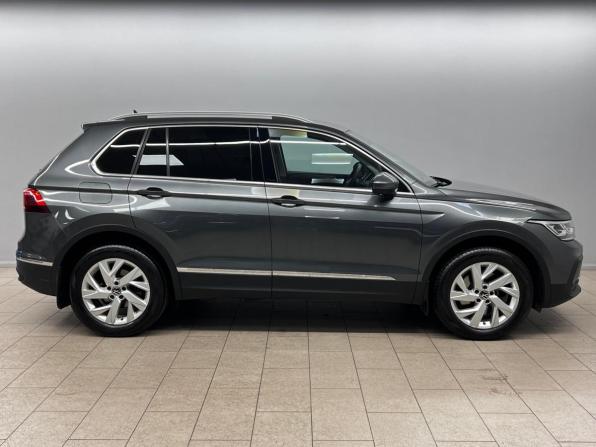 Volkswagen Tiguan II Рестайлинг с пробегом 2021 года, цена 3 747 000 рублей, 46639 км, внедорожник, Автокод Объявления