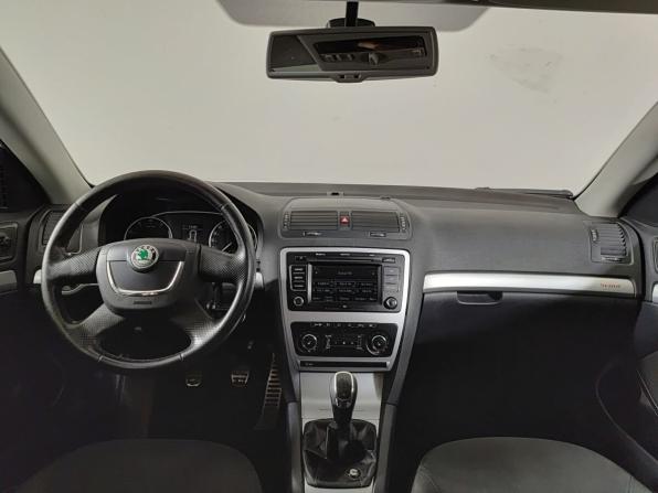 Skoda Octavia II (A5) Рестайлинг с пробегом 2012 года, цена 950 000 рублей, 398788 км, универсал, Автокод Объявления