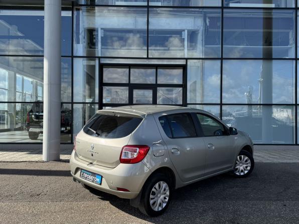 Renault Sandero II с пробегом 2016 года, цена 950 000 рублей, 138000 км, хэтчбек, Автокод Объявления