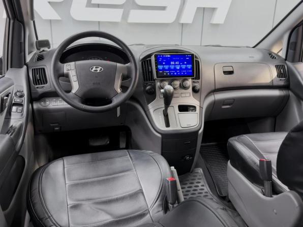 Hyundai H-1 II с пробегом 2010 года, цена 1 520 000 рублей, 247864 км, минивэн, Автокод Объявления