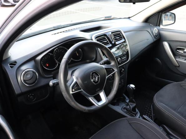 Renault Logan II Рестайлинг с пробегом 2019 года, цена 905 000 рублей, 117536 км, седан, Автокод Объявления