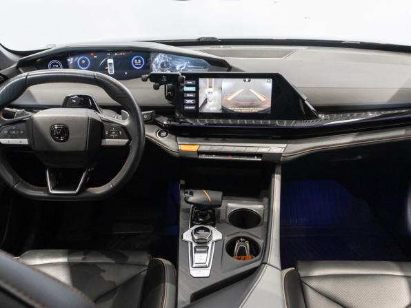 Changan UNI-V I с пробегом 2024 года, цена 3 279 900 рублей, 78610 км, лифтбек, Автокод Объявления