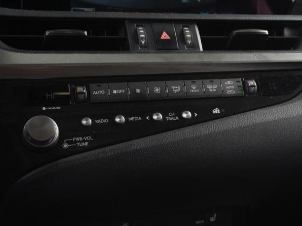 Lexus ES VII с пробегом 2020 года, цена 3 695 000 рублей, 131486 км, седан, Автокод Объявления