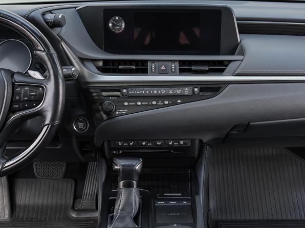 Lexus ES VII с пробегом 2018 года, цена 3 380 000 рублей, 147299 км, седан, Автокод Объявления