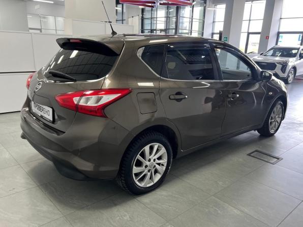 Nissan Tiida II с пробегом 2015 года, цена 1 070 000 рублей, 141739 км, хэтчбек, Автокод Объявления