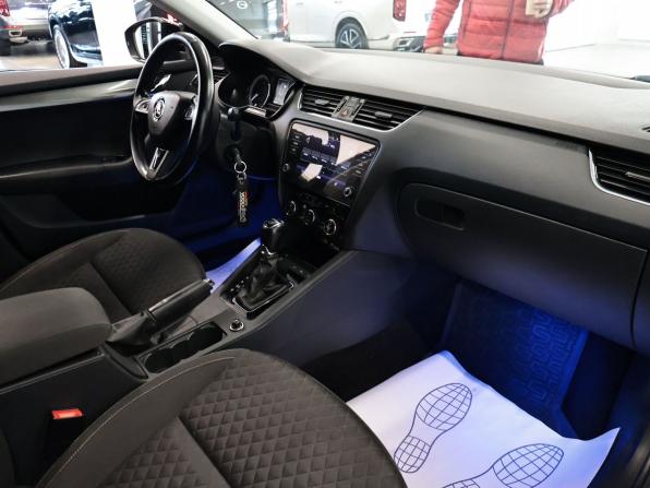 Skoda Octavia III (A7) Рестайлинг с пробегом 2018 года, цена 1 420 000 рублей, 186134 км, лифтбек, Автокод Объявления