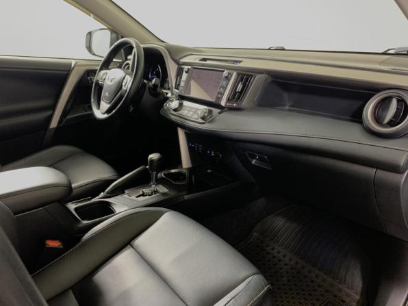 Toyota RAV4 IV (XA40) Рестайлинг с пробегом 2018 года, цена 3 380 000 рублей, 80126 км, внедорожник, Автокод Объявления