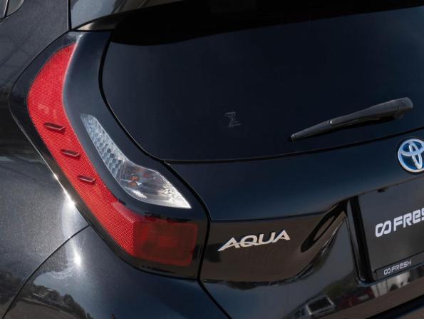 Toyota Aqua II с пробегом 2022 года, цена 1 300 000 рублей, 64438 км, хэтчбек, Автокод Объявления