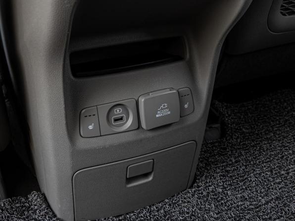 Kia Carnival III с пробегом 2018 года, цена 2 500 000 рублей, 138625 км, минивэн, Автокод Объявления