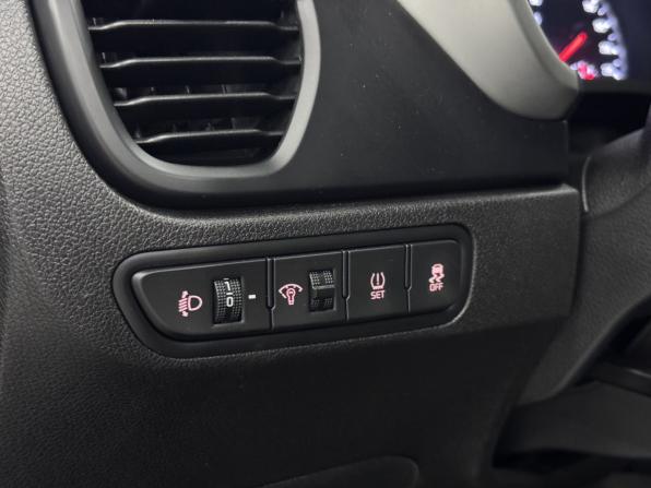 Kia Rio IV Рестайлинг с пробегом 2021 года, цена 1 599 000 рублей, 79000 км, седан, Автокод Объявления