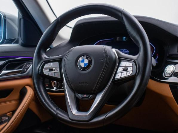 BMW 5 серии VII (G30/G31/G38) Рестайлинг с пробегом 2021 года, цена 4 178 000 рублей, 54000 км, седан, Автокод Объявления