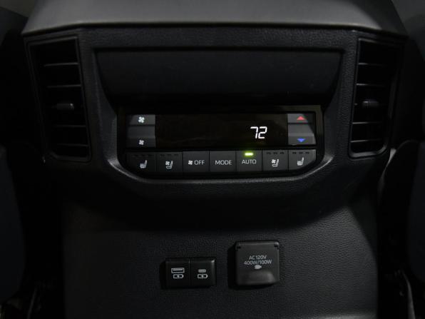 Toyota Sequoia III с пробегом 2025 года, цена 13 900 000 рублей, 14058 км, внедорожник, Автокод Объявления