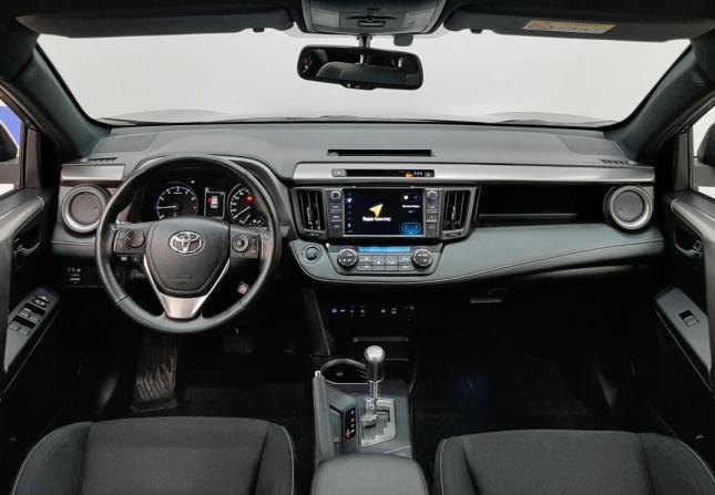 Toyota RAV4 IV (XA40) Рестайлинг с пробегом 2018 года, цена 2 730 000 рублей, 65701 км, внедорожник, Автокод Объявления