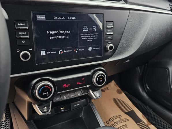 Kia Rio IV Рестайлинг с пробегом 2022 года, цена 1 650 000 рублей, 38400 км, хэтчбек, Автокод Объявления