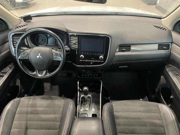 Mitsubishi Outlander III Рестайлинг 3 с пробегом 2021 года, цена 2 260 000 рублей, 120000 км, внедорожник, Автокод Объявления