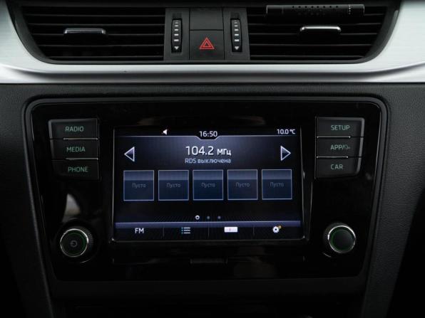 Skoda Rapid I Рестайлинг с пробегом 2018 года, цена 1 599 050 рублей, 63191 км, лифтбек, Автокод Объявления