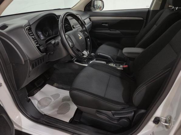 Mitsubishi Outlander III Рестайлинг 2 с пробегом 2017 года, цена 1 648 000 рублей, 155464 км, внедорожник, Автокод Объявления
