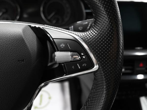 Skoda Rapid II с пробегом 2021 года, цена 1 795 000 рублей, 115207 км, лифтбек, Автокод Объявления