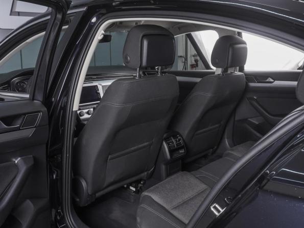 Volkswagen Passat B8 с пробегом 2017 года, цена 1 940 000 рублей, 247816 км, седан, Автокод Объявления