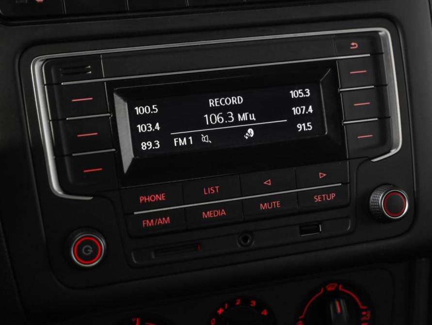 Volkswagen Polo V Рестайлинг Санкт-Петербург  - изображение 14