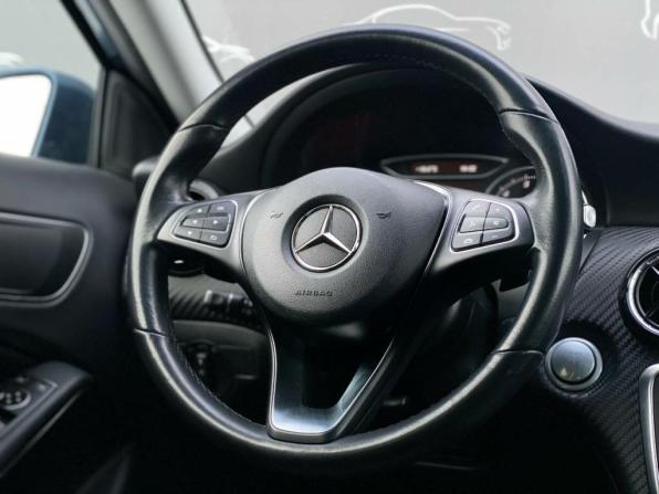 Mercedes-Benz GLA I (X156) Рестайлинг с пробегом 2019 года, цена 2 190 600 рублей, 62570 км, внедорожник, Автокод Объявления