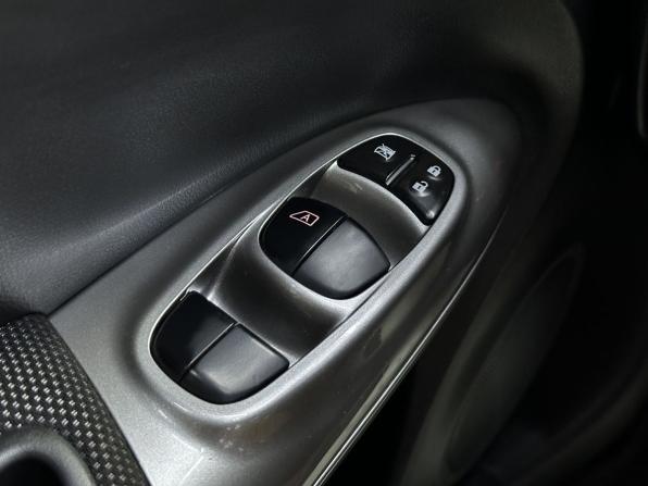 Nissan Juke I с пробегом 2014 года, цена 1 065 000 рублей, 133338 км, внедорожник, Автокод Объявления