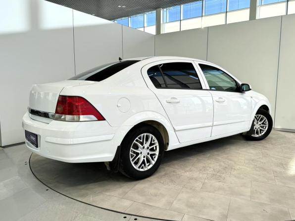 Opel Astra H Рестайлинг с пробегом 2008 года, цена 440 000 рублей, 265288 км, седан, Автокод Объявления