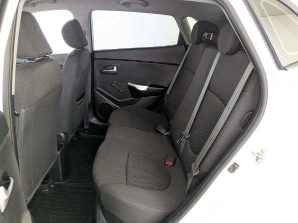 Kia Rio III с пробегом 2015 года, цена 940 000 рублей, 143205 км, хэтчбек, Автокод Объявления