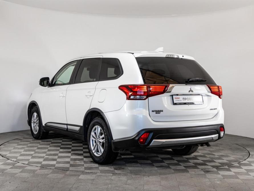 Mitsubishi Outlander III Рестайлинг 2 Санкт-Петербург  - изображение 7