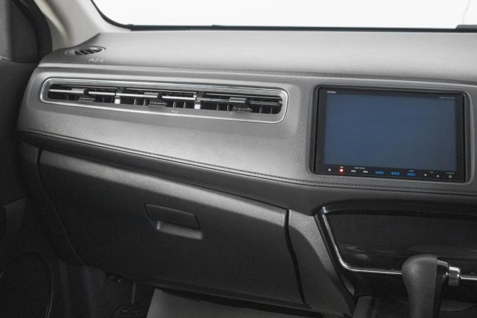 Honda Vezel I с пробегом 2015 года, цена 1 749 000 рублей, 70000 км, внедорожник, Автокод Объявления