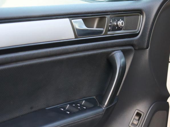 Volkswagen Touareg II с пробегом 2012 года, цена 1 800 000 рублей, 222205 км, внедорожник, Автокод Объявления