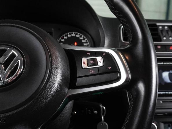 Volkswagen Polo V Рестайлинг с пробегом 2019 года, цена 1 299 000 рублей, 78182 км, седан, Автокод Объявления