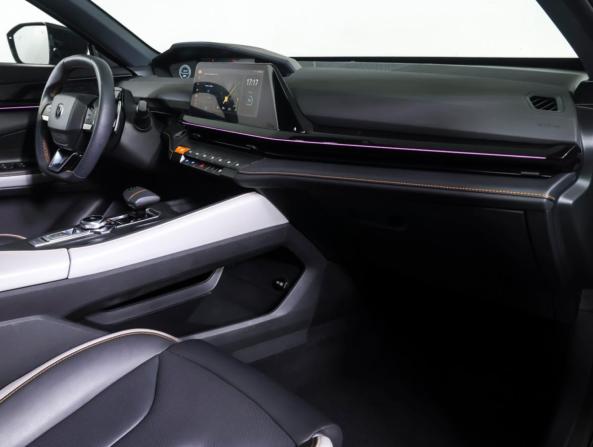 Changan UNI-V I с пробегом 2024 года, цена 2 490 000 рублей, 10231 км, лифтбек, Автокод Объявления
