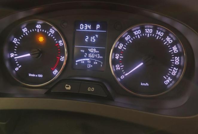 Skoda Rapid I с пробегом 2014 года, цена 890 000 рублей, 216562 км, лифтбек, Автокод Объявления