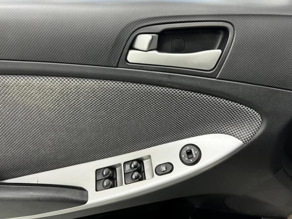 Hyundai Solaris I с пробегом 2013 года, цена 790 000 рублей, 91893 км, хэтчбек, Автокод Объявления