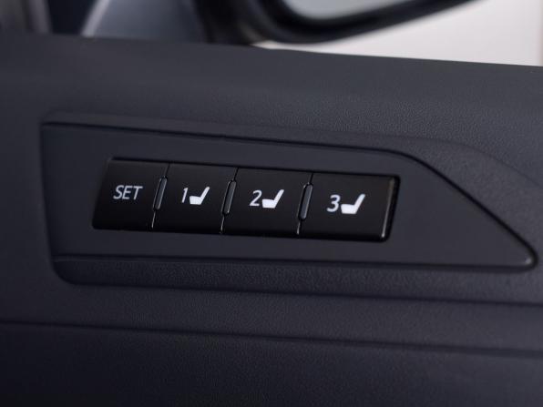 Toyota Alphard III Рестайлинг с пробегом 2021 года, цена 4 999 995 рублей, 31469 км, минивэн, Автокод Объявления