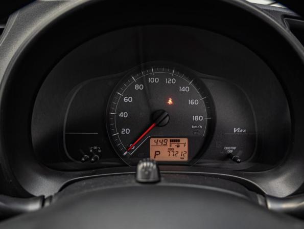 Toyota Vitz III (XP130) с пробегом 2012 года, цена 895 000 рублей, 77212 км, хэтчбек, Автокод Объявления