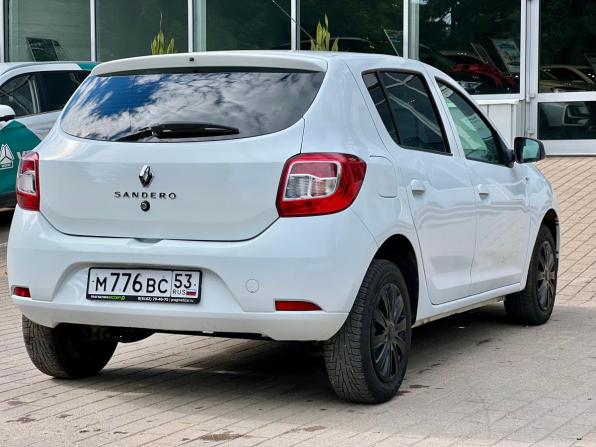 Renault Sandero II Рестайлинг с пробегом 2020 года, цена 849 000 рублей, 130000 км, хэтчбек, Автокод Объявления