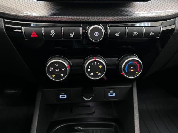 Lada (ВАЗ) Vesta I Рестайлинг (NG) с пробегом 2024 года, цена 1 430 000 рублей, 13990 км, седан, Автокод Объявления