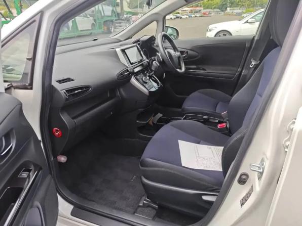 Toyota Wish II Рестайлинг с пробегом 2016 года, цена 1 600 000 рублей, 86892 км, минивэн, Автокод Объявления
