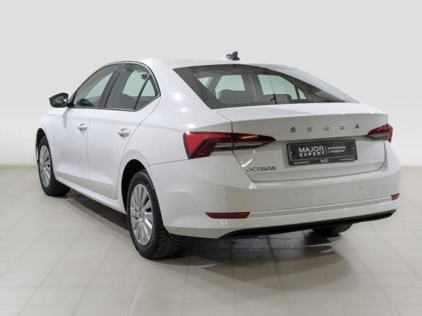 Skoda Octavia IV (A8) с пробегом 2021 года, цена 2 425 000 рублей, 53778 км, лифтбек, Автокод Объявления