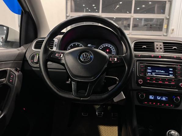 Volkswagen Polo V Рестайлинг с пробегом 2016 года, цена 880 000 рублей, 212166 км, седан, Автокод Объявления