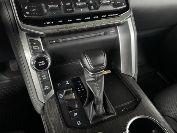 Toyota Land Cruiser 300 Series с пробегом 2025 года, цена 14 550 000 рублей, 9331 км, внедорожник, Автокод Объявления