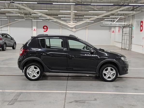 Renault Sandero II с пробегом 2017 года, цена 1 030 000 рублей, 109637 км, хэтчбек, Автокод Объявления