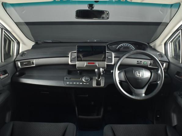 Honda Freed I Рестайлинг с пробегом 2012 года, цена 969 999 рублей, 130231 км, компактвэн, Автокод Объявления