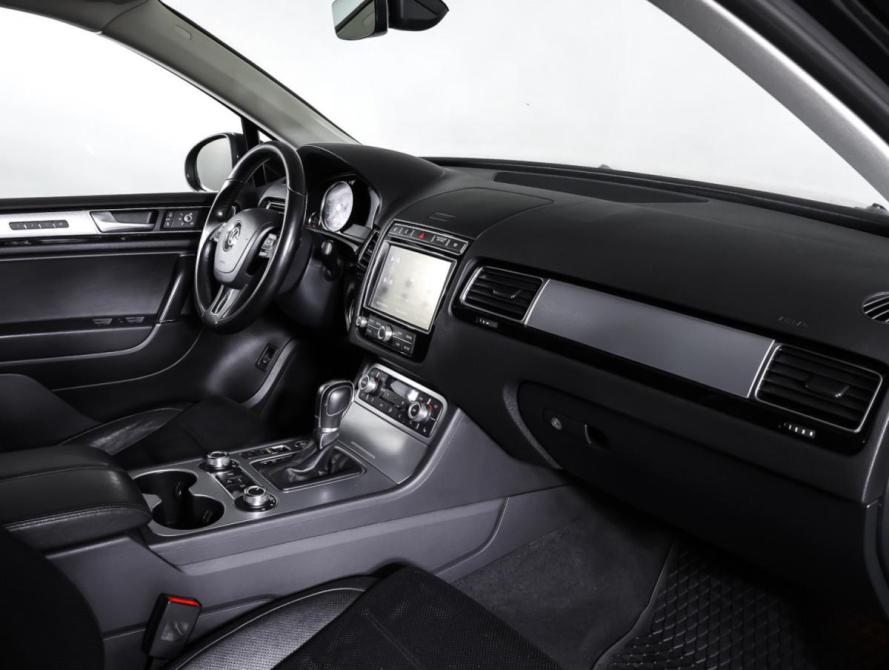 Volkswagen Touareg II Рестайлинг Москва  - изображение 12