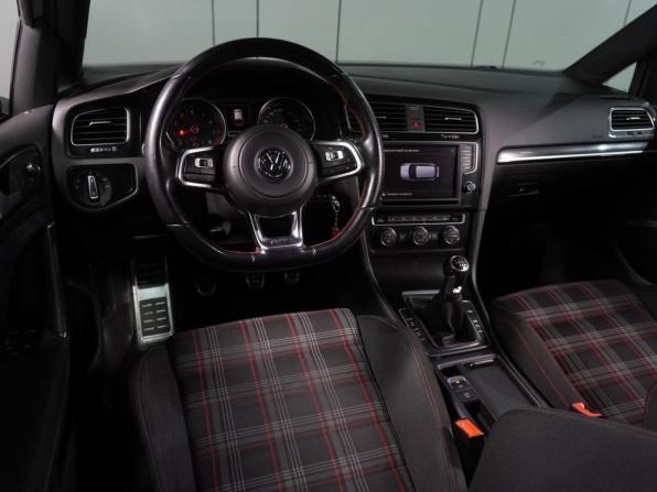 Volkswagen Golf GTI VII с пробегом 2014 года, цена 2 120 000 рублей, 133356 км, хэтчбек, Автокод Объявления