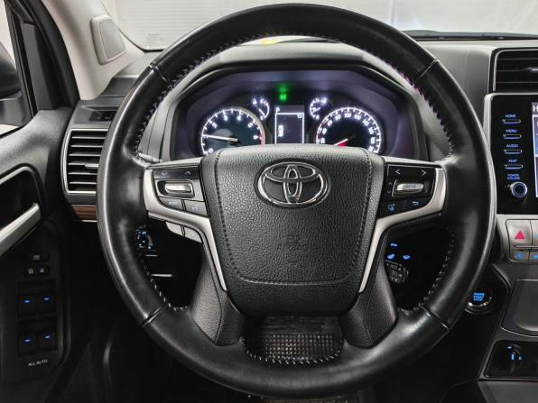 Toyota Land Cruiser Prado 150 Series Рестайлинг 3 с пробегом 2021 года, цена 7 300 000 рублей, 45266 км, внедорожник, Автокод Объявления